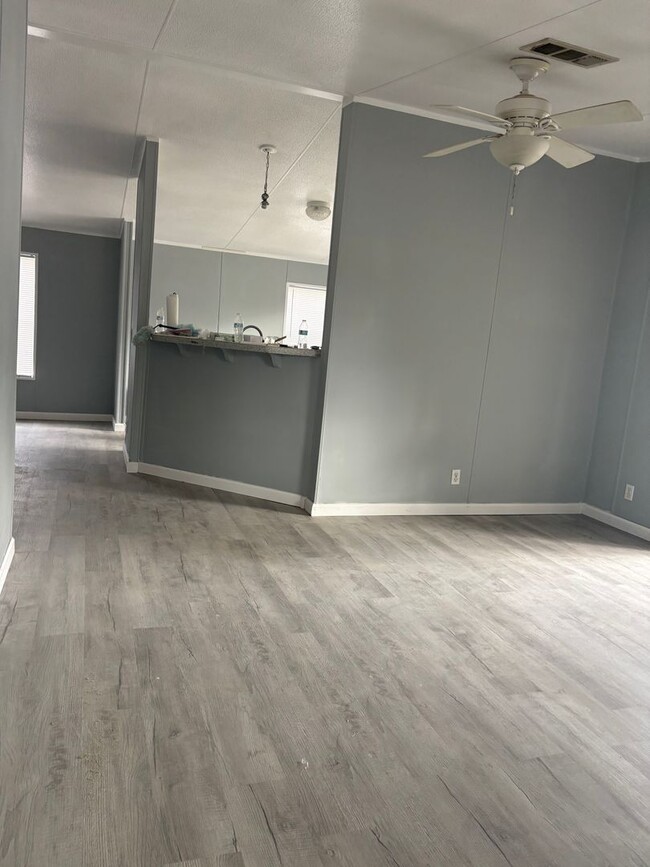 Foto del edificio - 3bed/2bath SFH Rent $1640/month ready November 2025