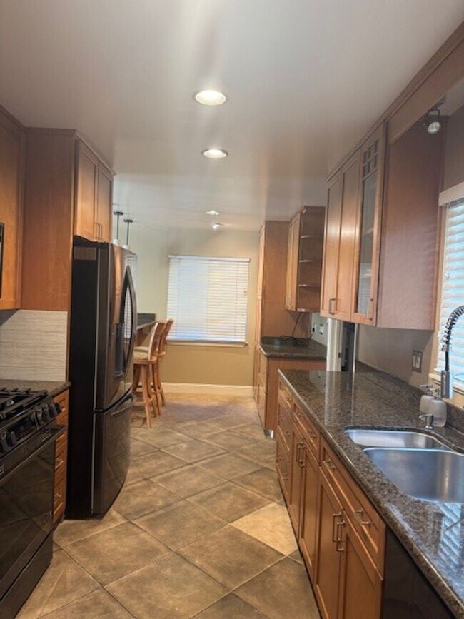 Foto del edificio - Beautiful Willow Glen 3 Bedroom 2.5 Bath Home.  Located in a desirable neighborhood.