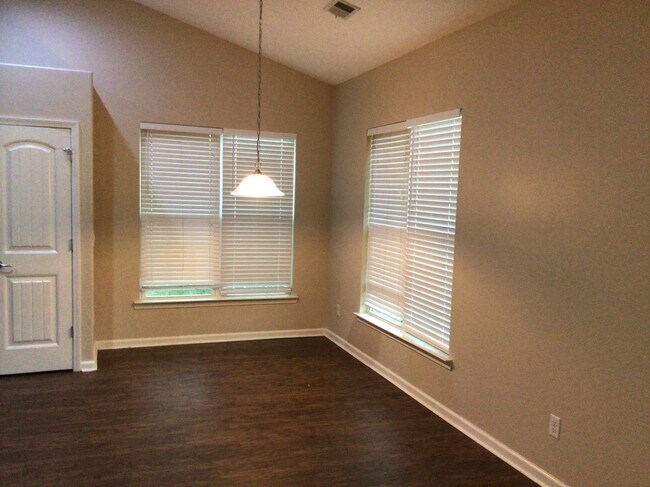 Building Photo - 26 Bay Willow Court