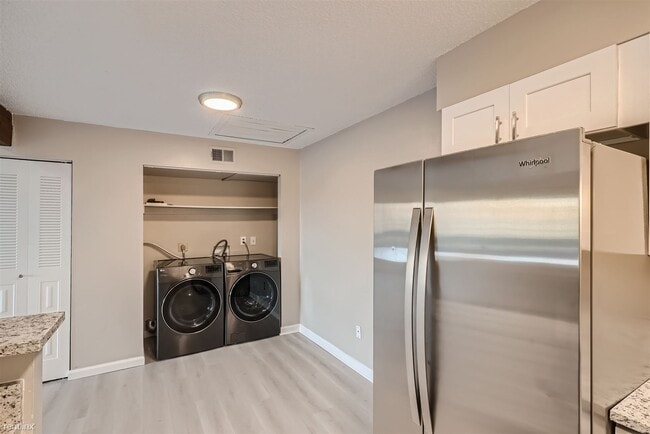 Building Photo - 2 br, 1 bath Condo - 333 Wright Street 303