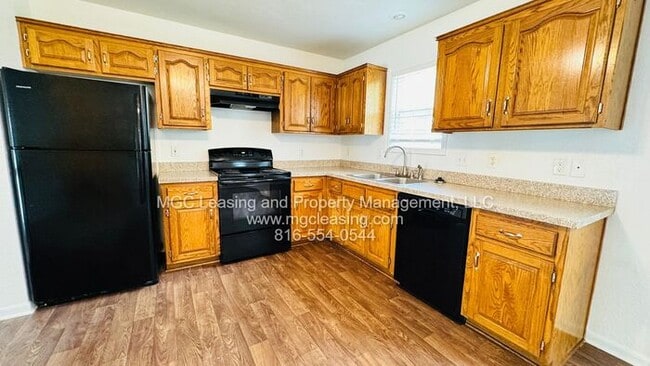 Foto del edificio - Creekwood Park Townhomes - Ask About our Reduced Rate with a 15 Month Lease!