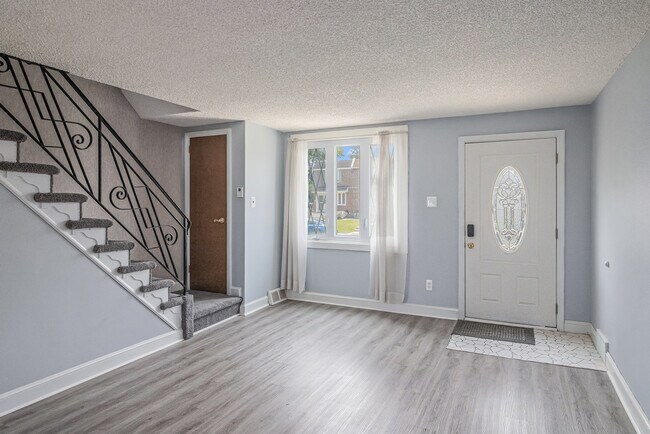 Foto del edificio - 1075 Stratford Rd