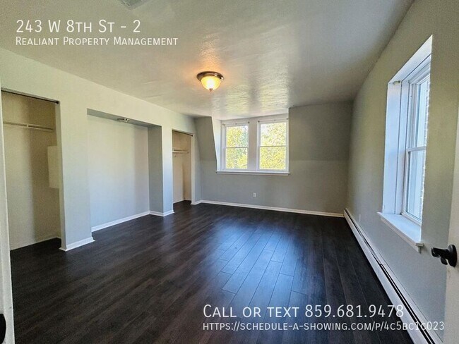 Foto del edificio - 243 W 8th St