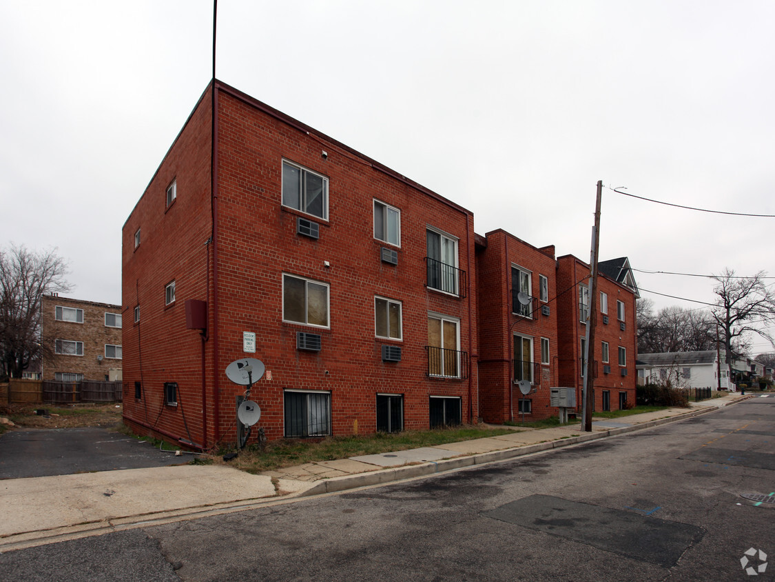 5348 Llama Pl SE - 5348 Call Pl SE
