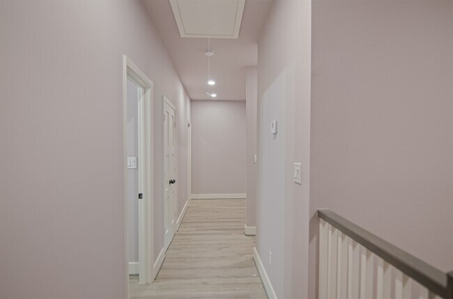 Foto del edificio - 12310 Glenview Dr