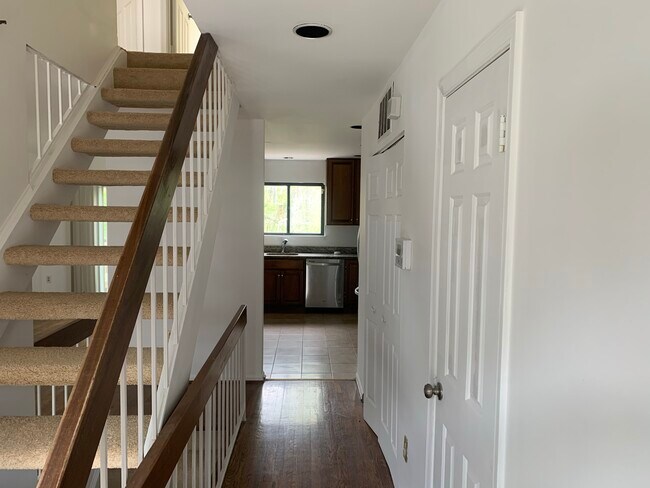 Building Photo - 7109 Kurth Ln