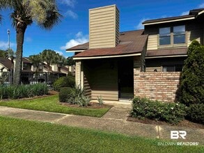 Building Photo - 200 Parma Dr