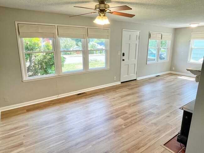 Foto del edificio - 11721 Roosevelt Way NE