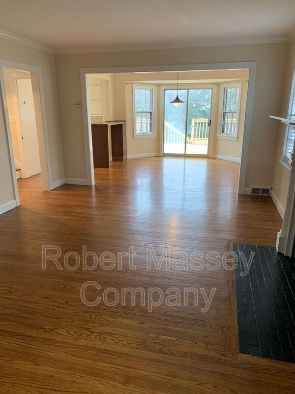 Building Photo - 2546 Woodcreek Rd