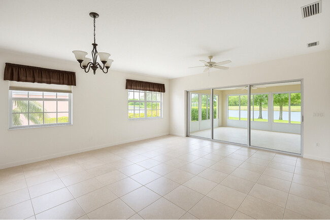 Foto del edificio - 12040 SW Elsinore Dr