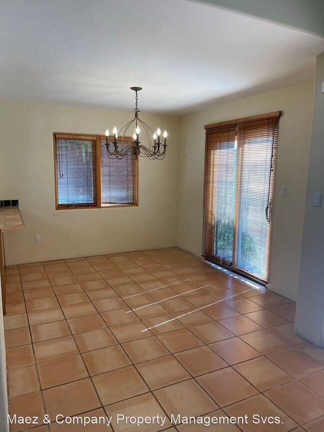 Building Photo - 3 br, 2 bath House - 2712 Herradura unit C