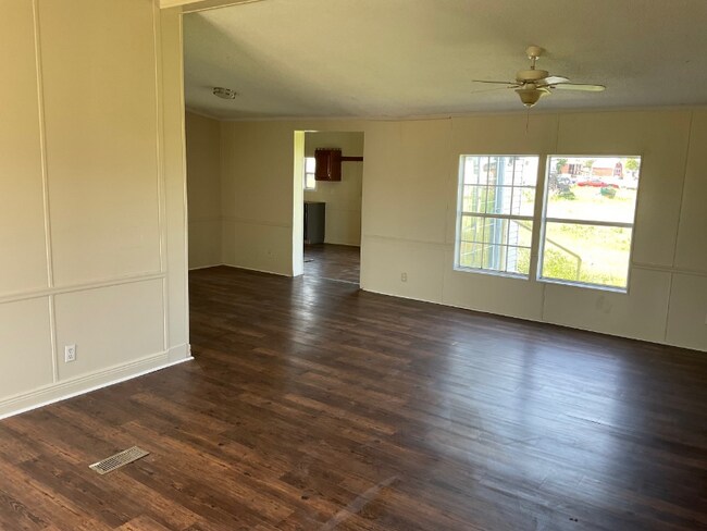 Building Photo - 218 Troy View Dr