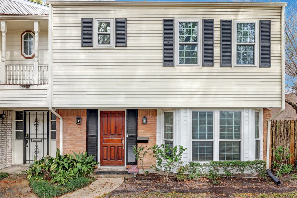 Foto principal - 12921 Trail Hollow Dr