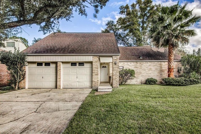 Building Photo - 2027 Gray Falls Dr