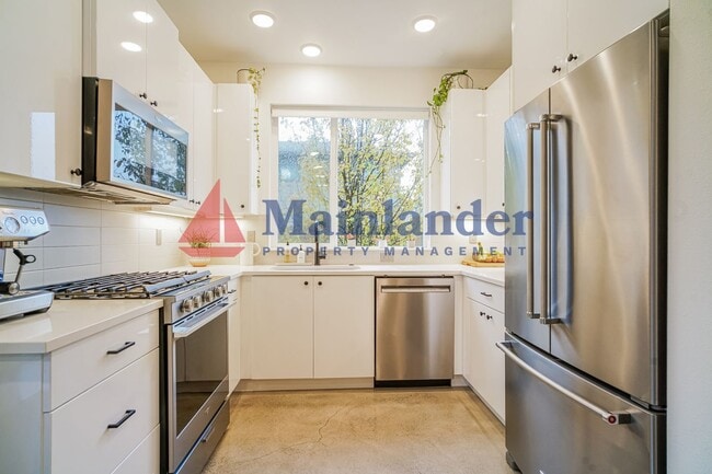 Foto del edificio - Modern Living in the Heart of Richmond, Just Blocks from Division Street This Home will not last ...