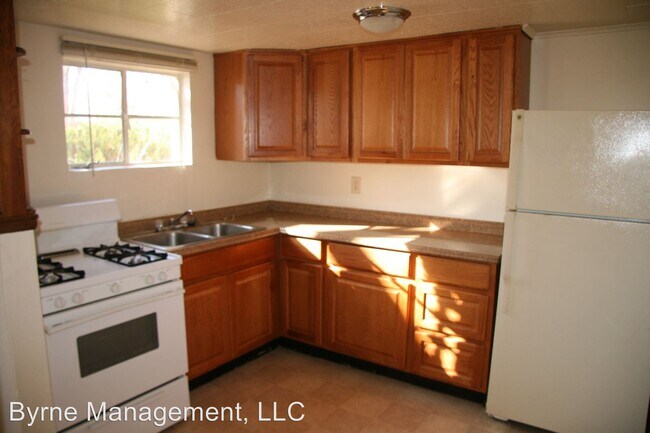 Building Photo - 2218 E Willamette Ave