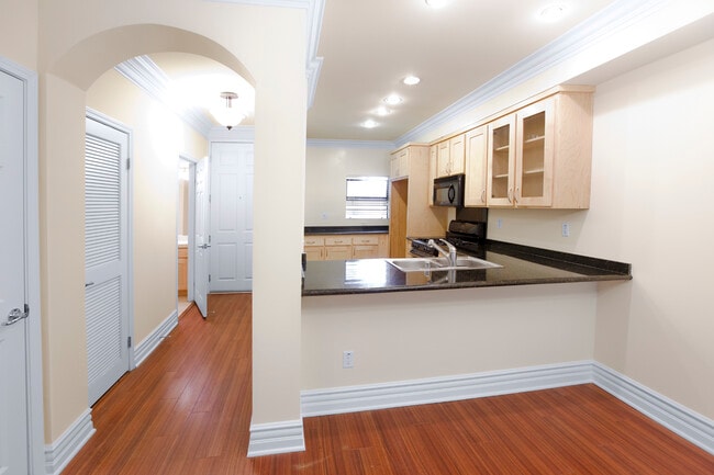 Building Photo - 12745 Moorpark St