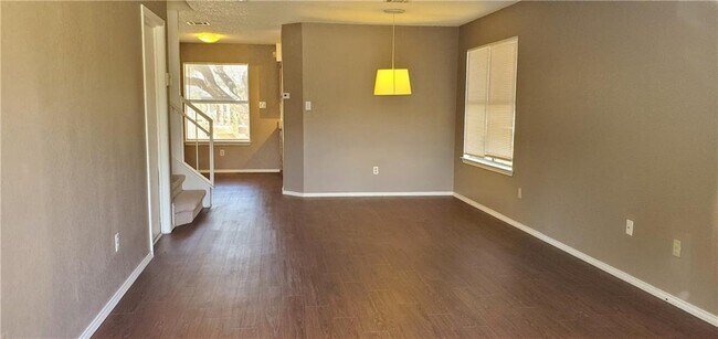 Foto del edificio - 1707 Yucca Ln