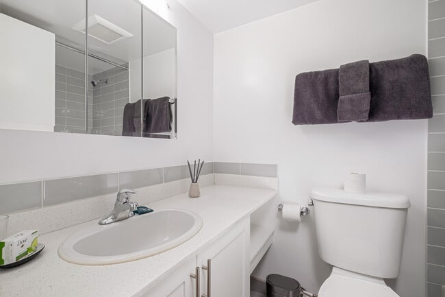 Building Photo - Somerset