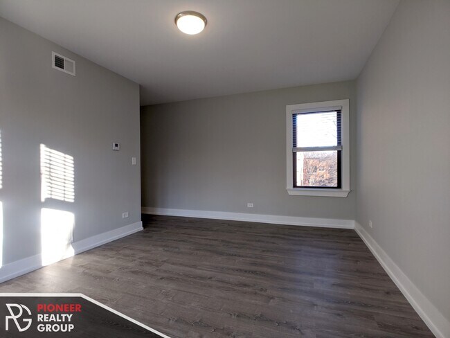 Building Photo - 1128 Maple Ave