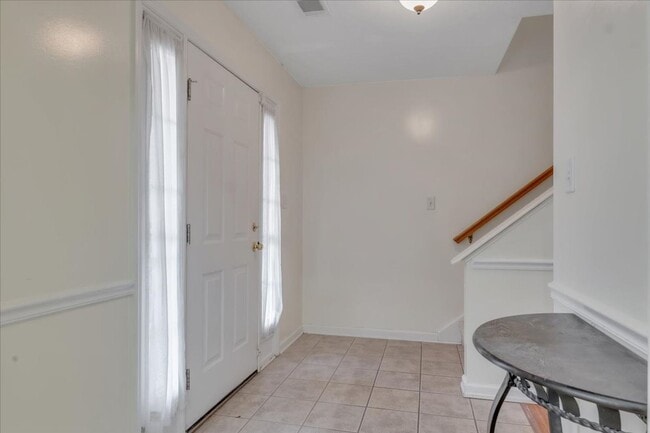 Foto del edificio - MOVE IN READY