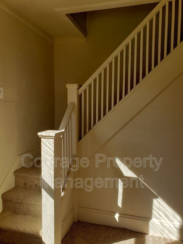 Building Photo - 351 N Hamilton St