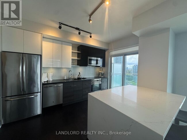Building Photo - 33-2333 Shore Breeze Dr