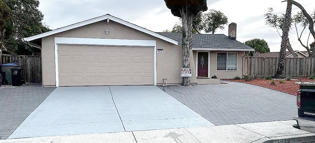 Primary Photo - 1670 Ridgetree Way