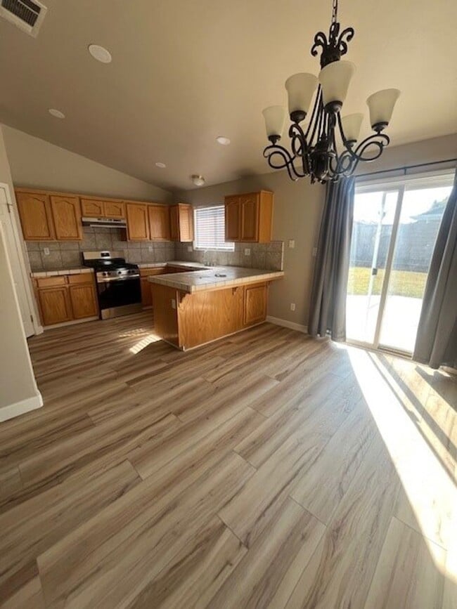 Foto del edificio - 4203 Silver Maple Ct