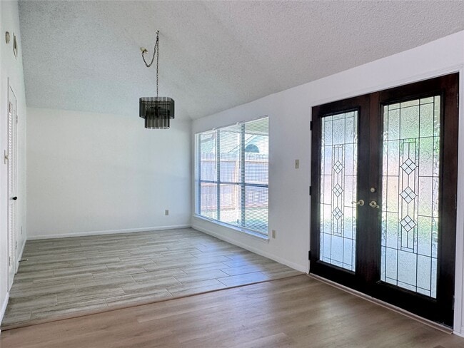 Foto del edificio - 9826 Chiselhurst Dr