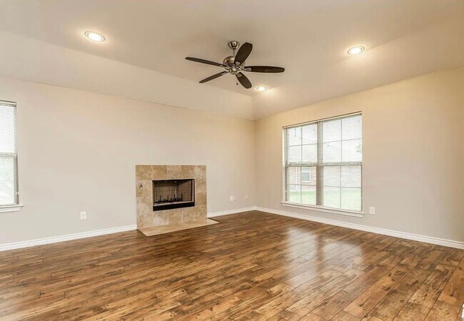 Foto del edificio - 1305 Cypress Ln