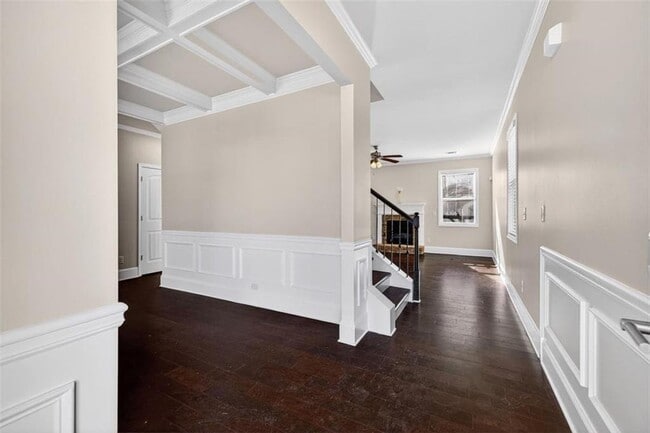 Building Photo - 2430 Fair Oaks Way