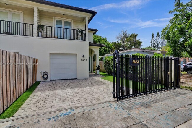 Foto del edificio - 2851 SW 38th Ct