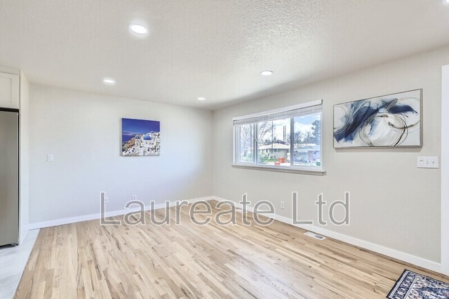 Building Photo - 8344 Charlotte Way