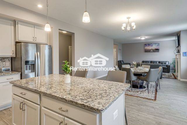 Foto del edificio - 923 112th Ln NE