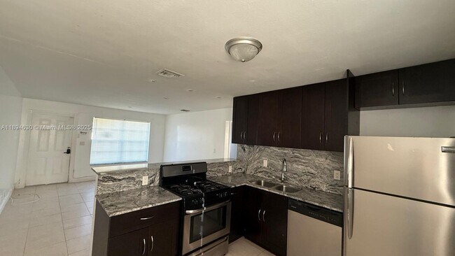 Foto del edificio - 520 SW 10th St