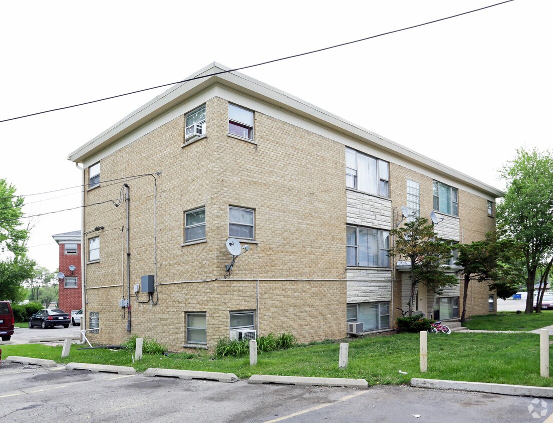 Primary Photo - 528 S Michigan Ct