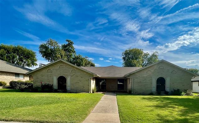 Building Photo - 2804 Clear Springs Dr