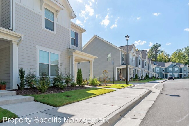 Building Photo - 3 br, 2.5 bath House - 150 Etteinne Garden...