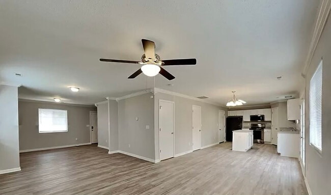 Building Photo - 4 Selsey Ct