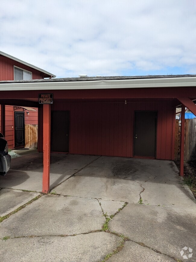 Building Photo - 515 C St