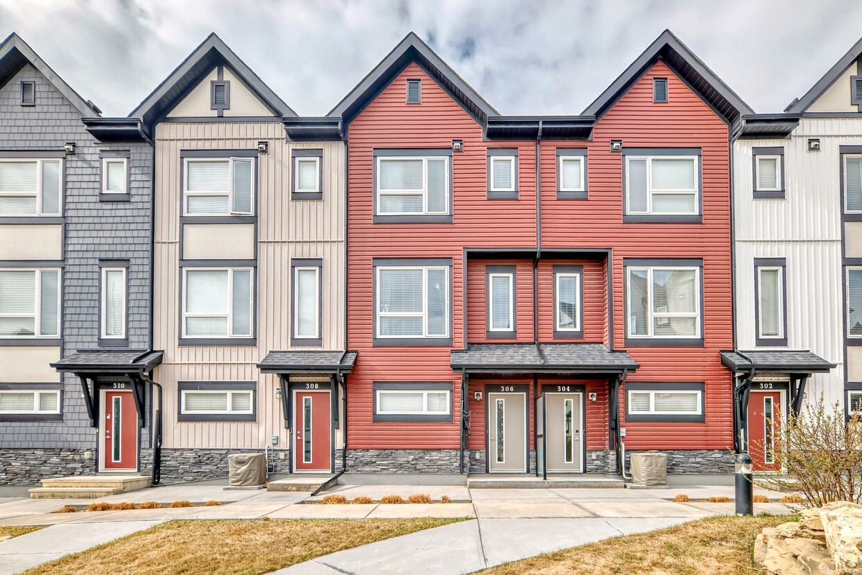 Photo principale - Modern 3-Storey Townhouse in Evanscrest Me...
