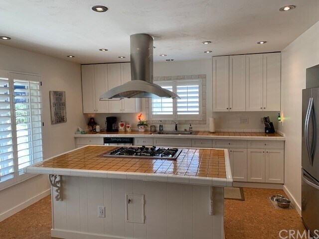 Foto del edificio - 1168 E Ocean Blvd