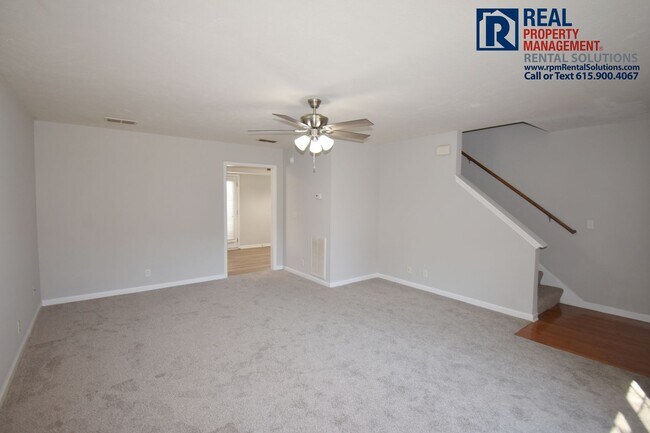Building Photo - * PENDING* Great 3BD/2.5BA in Murfreesboro...