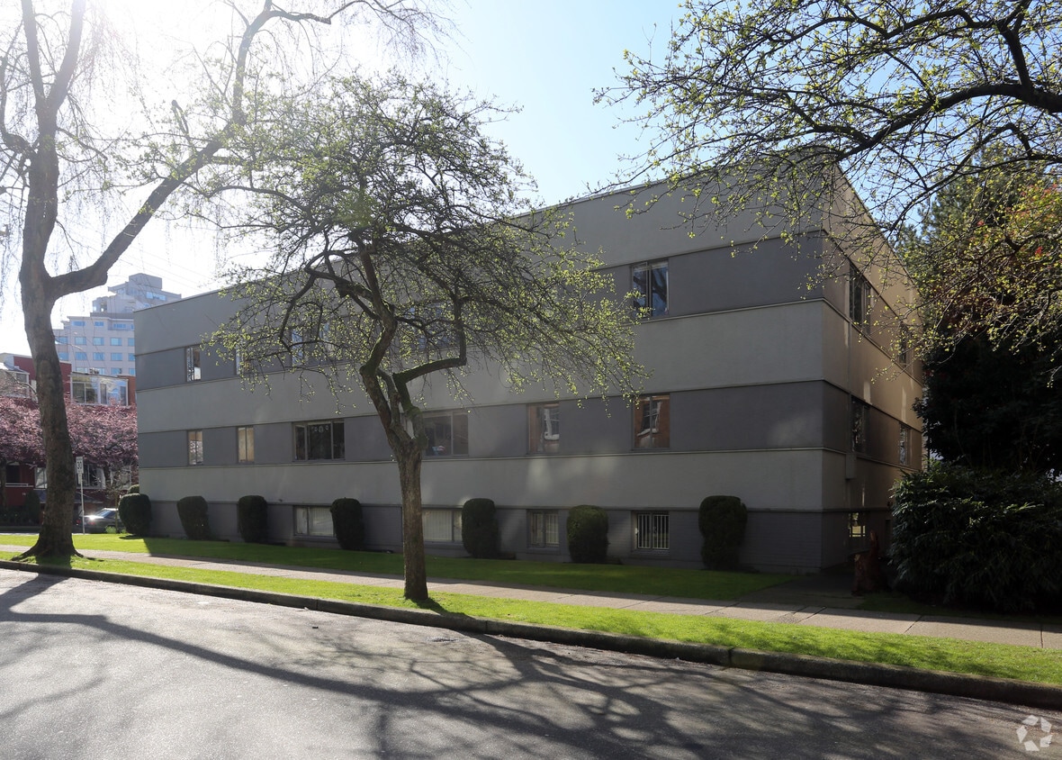 Building Photo - Erwill Apartments