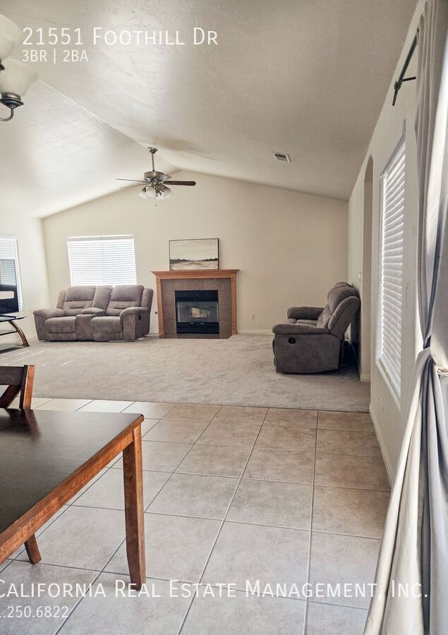 Foto del edificio - 21551 Foothill Dr