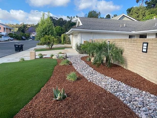 Building Photo - 5325 Vickie Dr