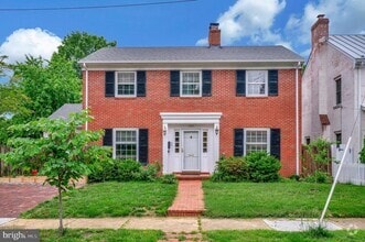 Building Photo - 1321 Royston St
