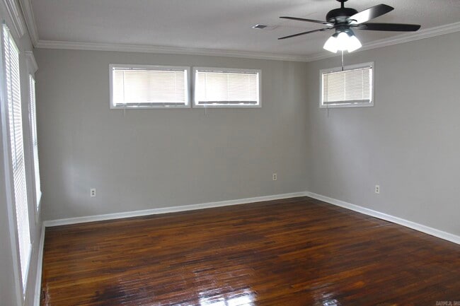 Building Photo - 1719 N Polk St