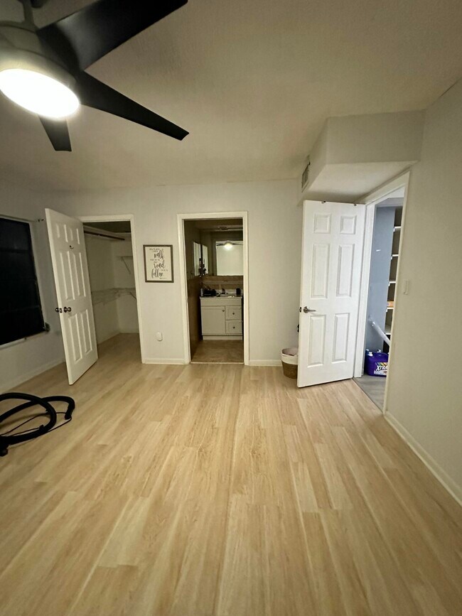 Foto del edificio - 4823 NW 9th Ave